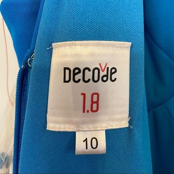 Decode 1.8 turquoise beaded beautiful gown - Picture 3 of 8